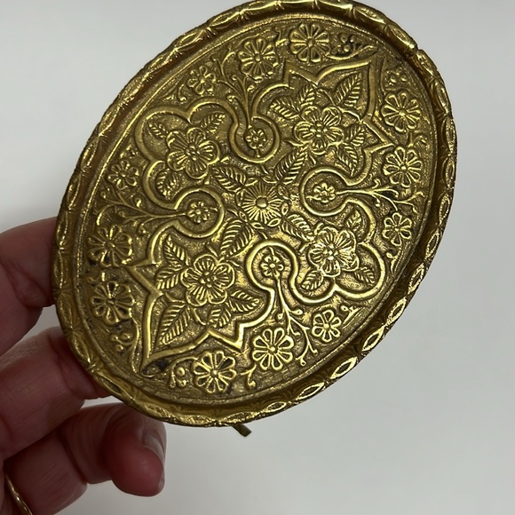 Miniature Brass 8 piece Table & 2 stools set - Picture 8 of 8